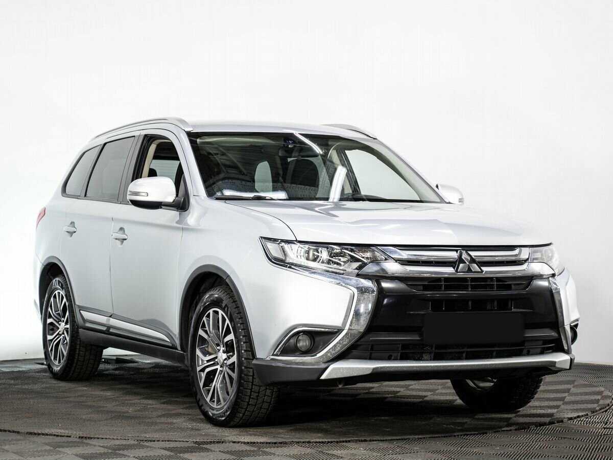 Mitsubishi Outlander с пробегом — 2018 год. Фото: #2