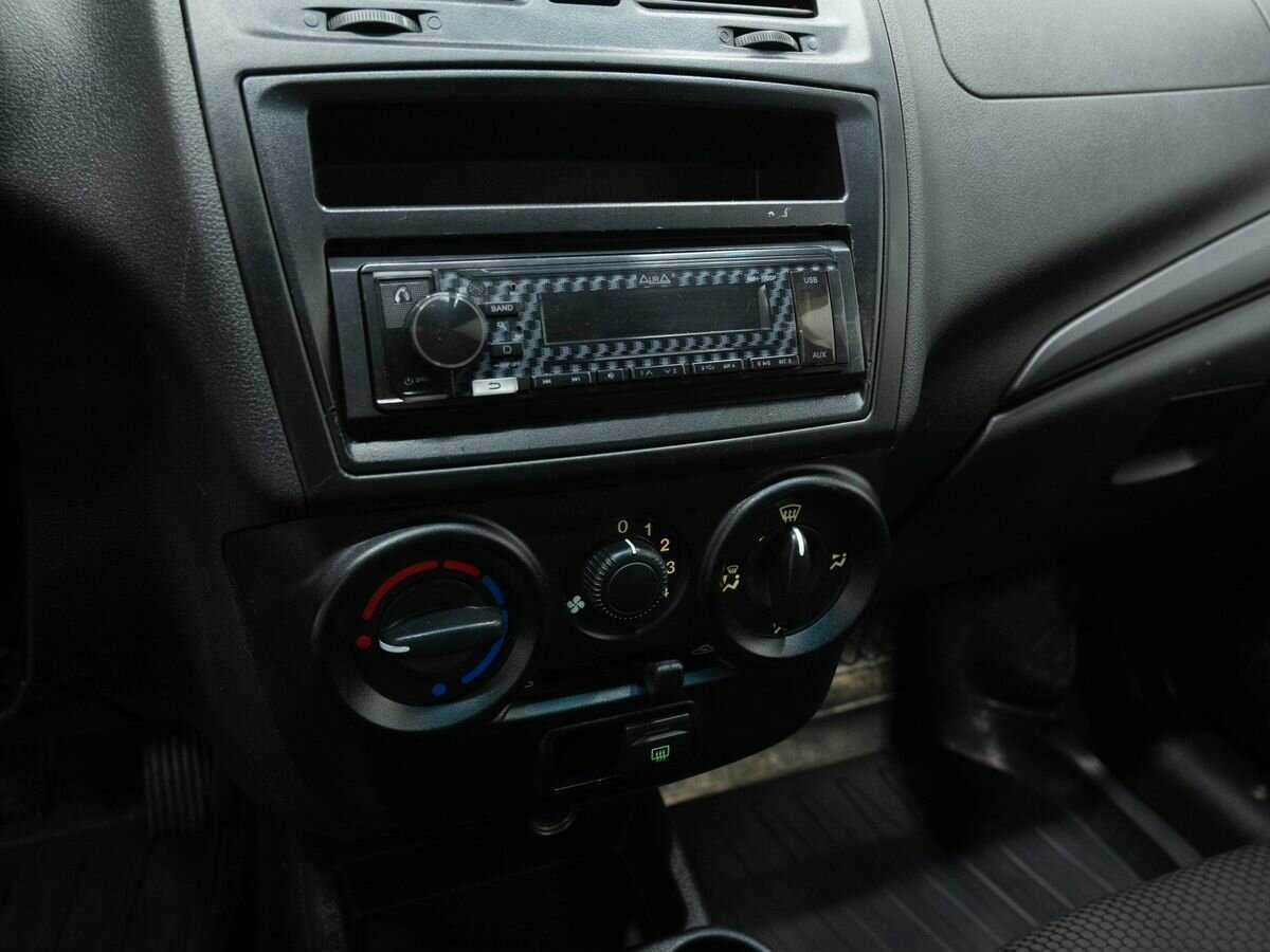 Lada (ВАЗ) Kalina с пробегом — 2013 год. Фото: #17