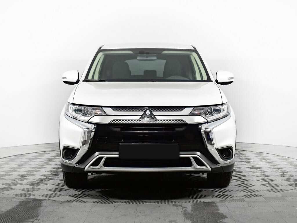 Mitsubishi Outlander с пробегом — 2020 год. Фото: #1