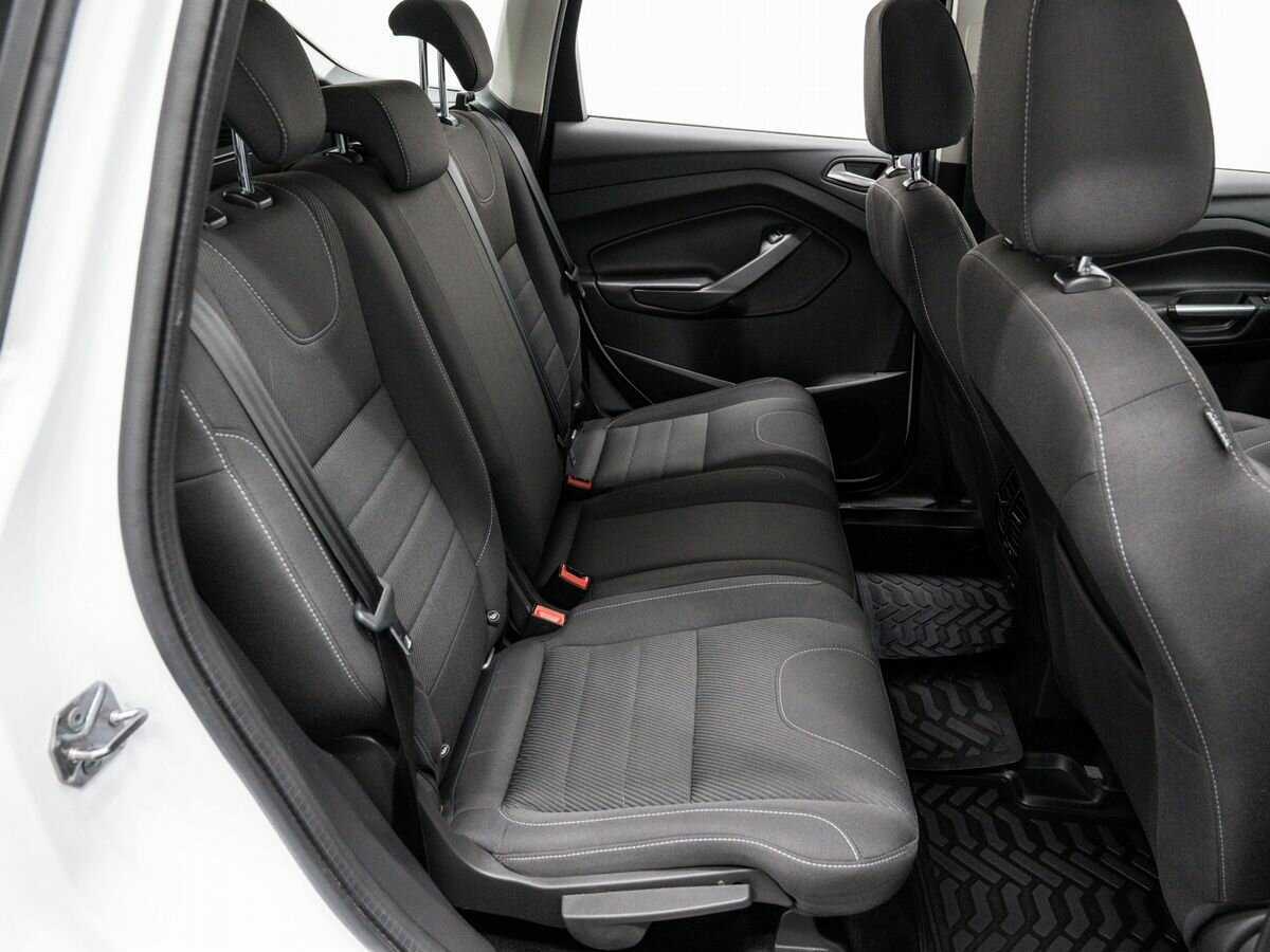 Ford Kuga с пробегом — 2015 год. Фото: #8