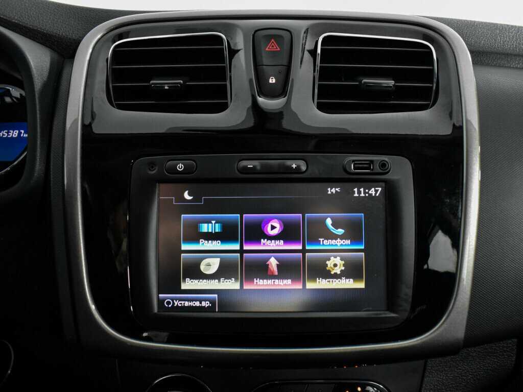 Renault Sandero с пробегом — 2017 год. Фото: #12