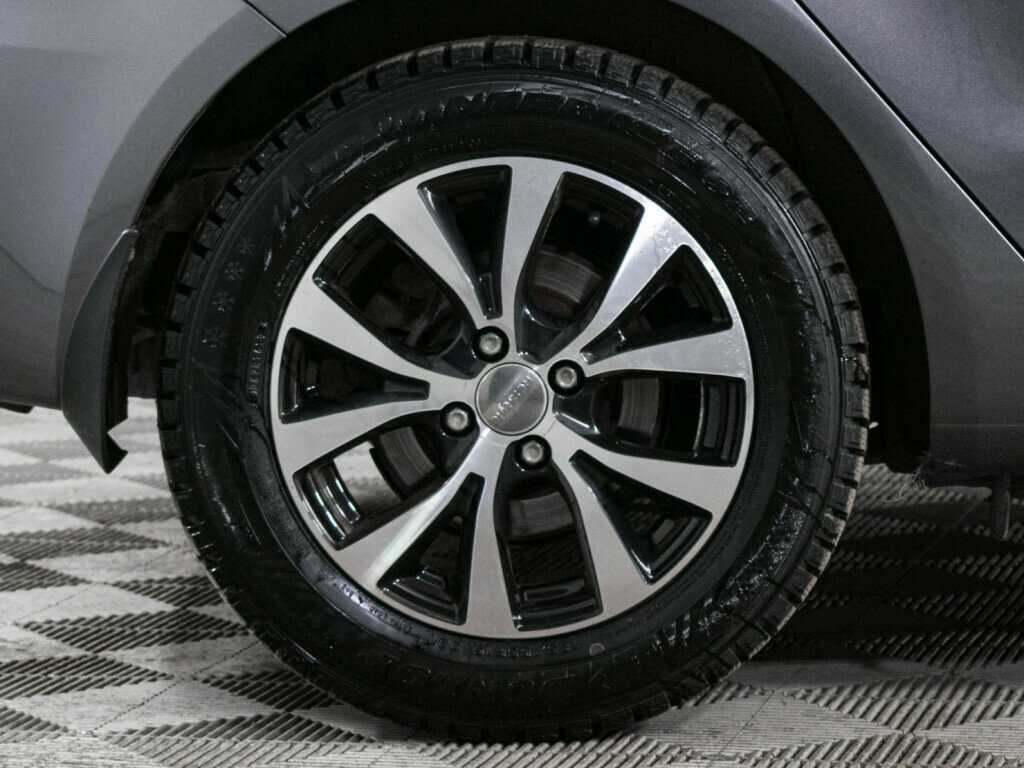 Kia Rio с пробегом — 2012 год. Фото: #13