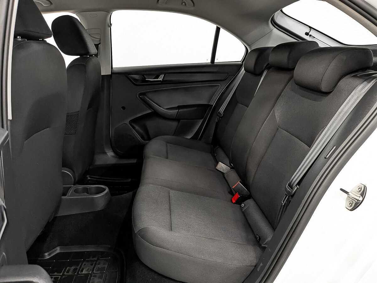 Skoda Rapid с пробегом — 2019 год. Фото: #15