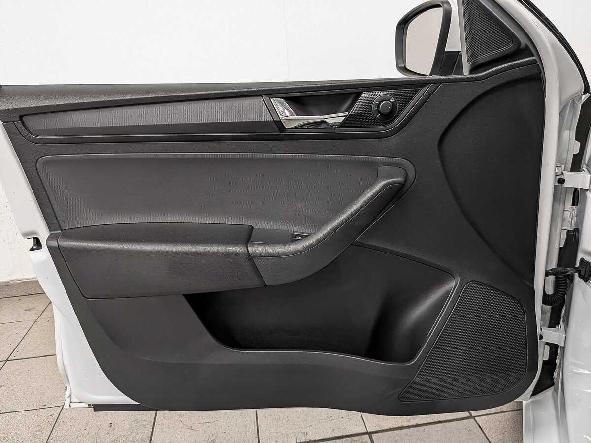 Skoda Rapid с пробегом — 2019 год. Фото: #16