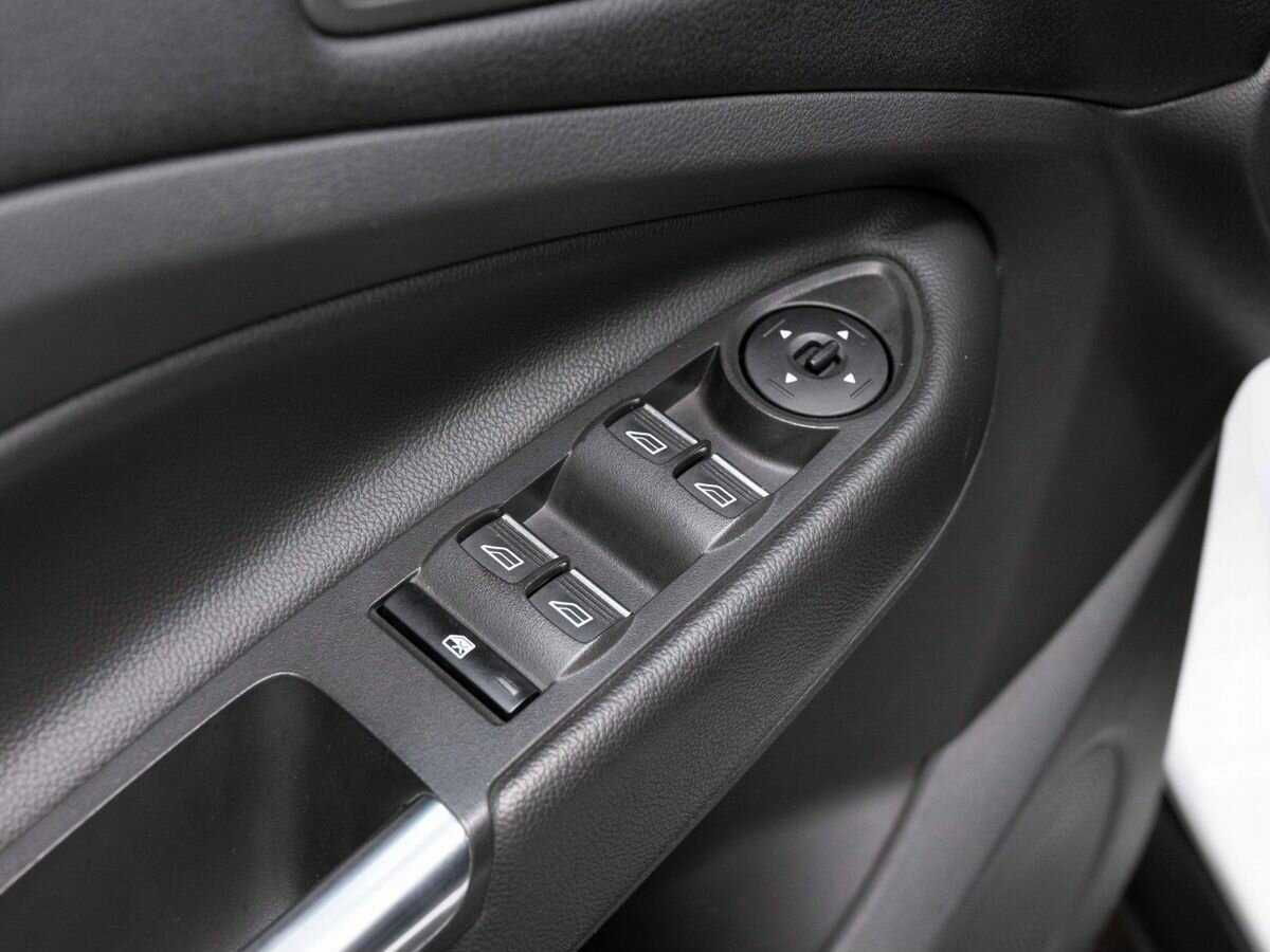 Ford Kuga с пробегом — 2017 год. Фото: #19