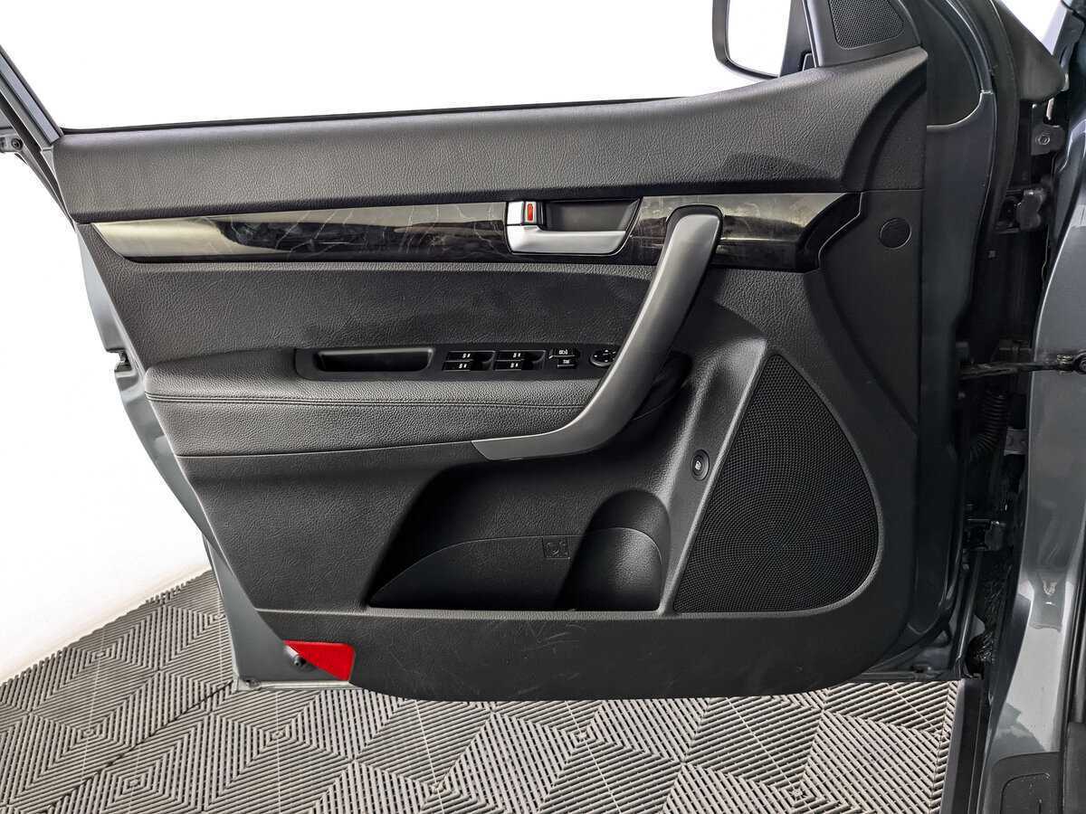 Kia Sorento с пробегом — 2018 год. Фото: #18