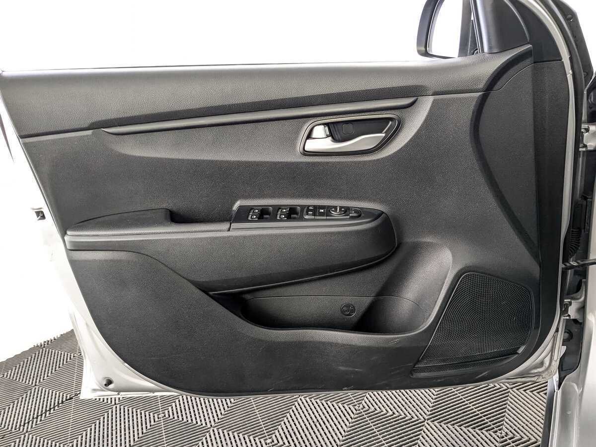 Kia Rio с пробегом — 2020 год. Фото: #17