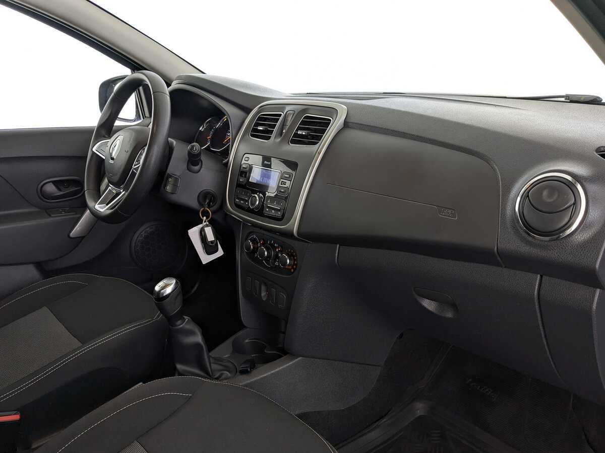 Renault Sandero с пробегом — 2021 год. Фото: #10