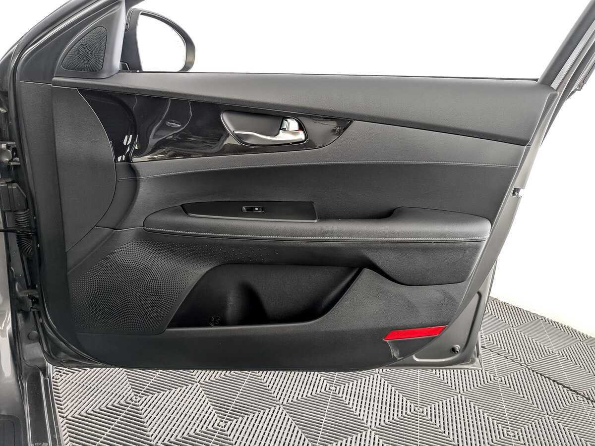 Kia Cerato с пробегом — 2022 год. Фото: #24