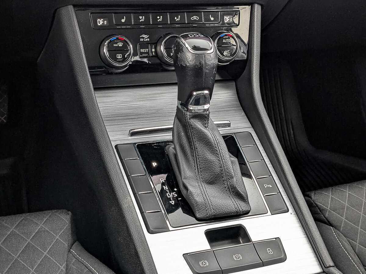 Skoda Superb с пробегом — 2021 год. Фото: #22