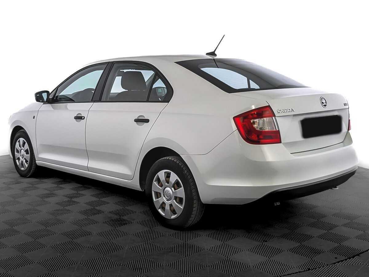 Skoda Rapid с пробегом — 2017 год. Фото: #6