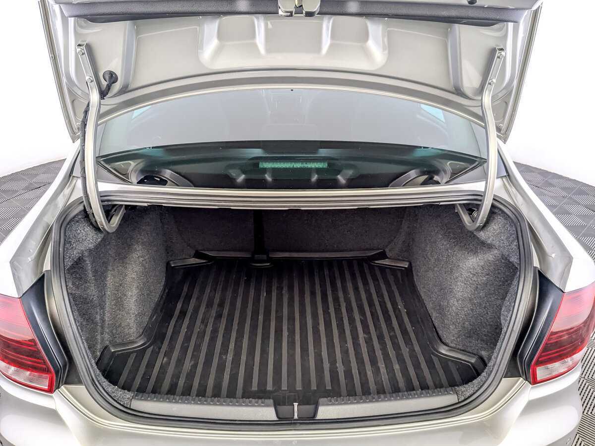 Volkswagen Polo с пробегом — 2019 год. Фото: #9