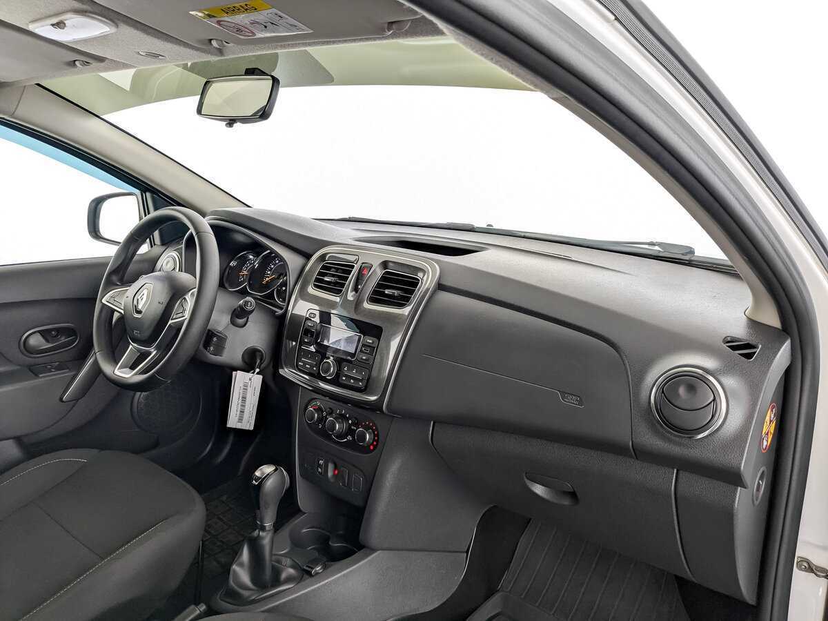 Renault Sandero с пробегом — 2018 год. Фото: #10
