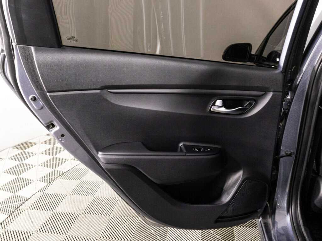 Kia Rio с пробегом — 2020 год. Фото: #24