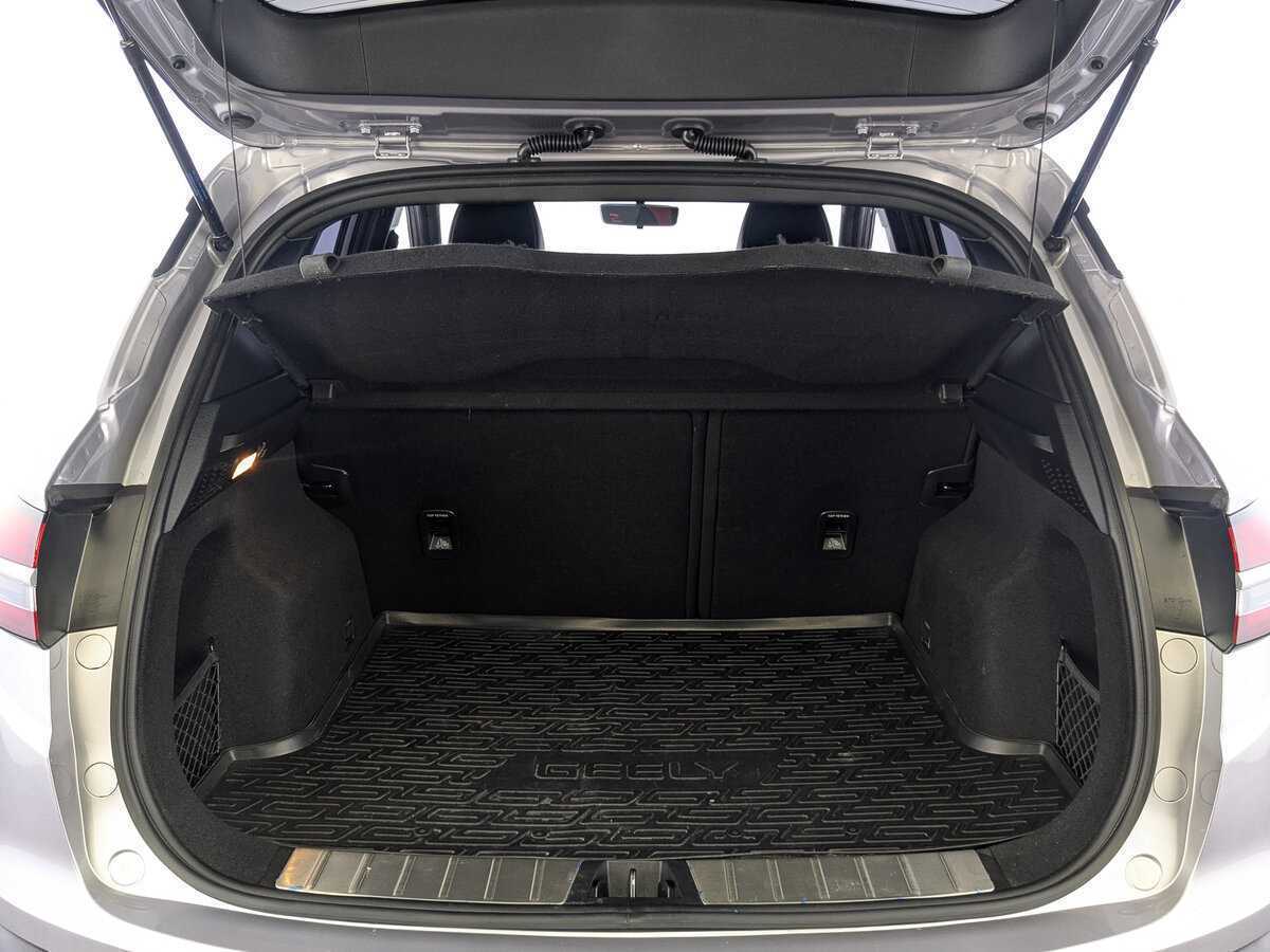 Geely Coolray с пробегом — 2023 год. Фото: #9