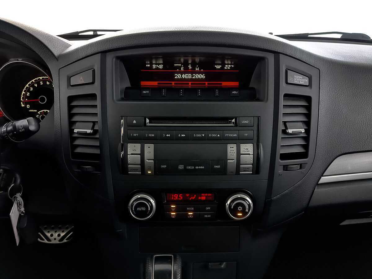 Mitsubishi Pajero с пробегом — 2013 год. Фото: #16