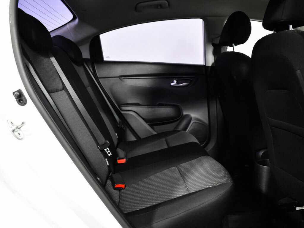 Kia Rio с пробегом — 2018 год. Фото: #9