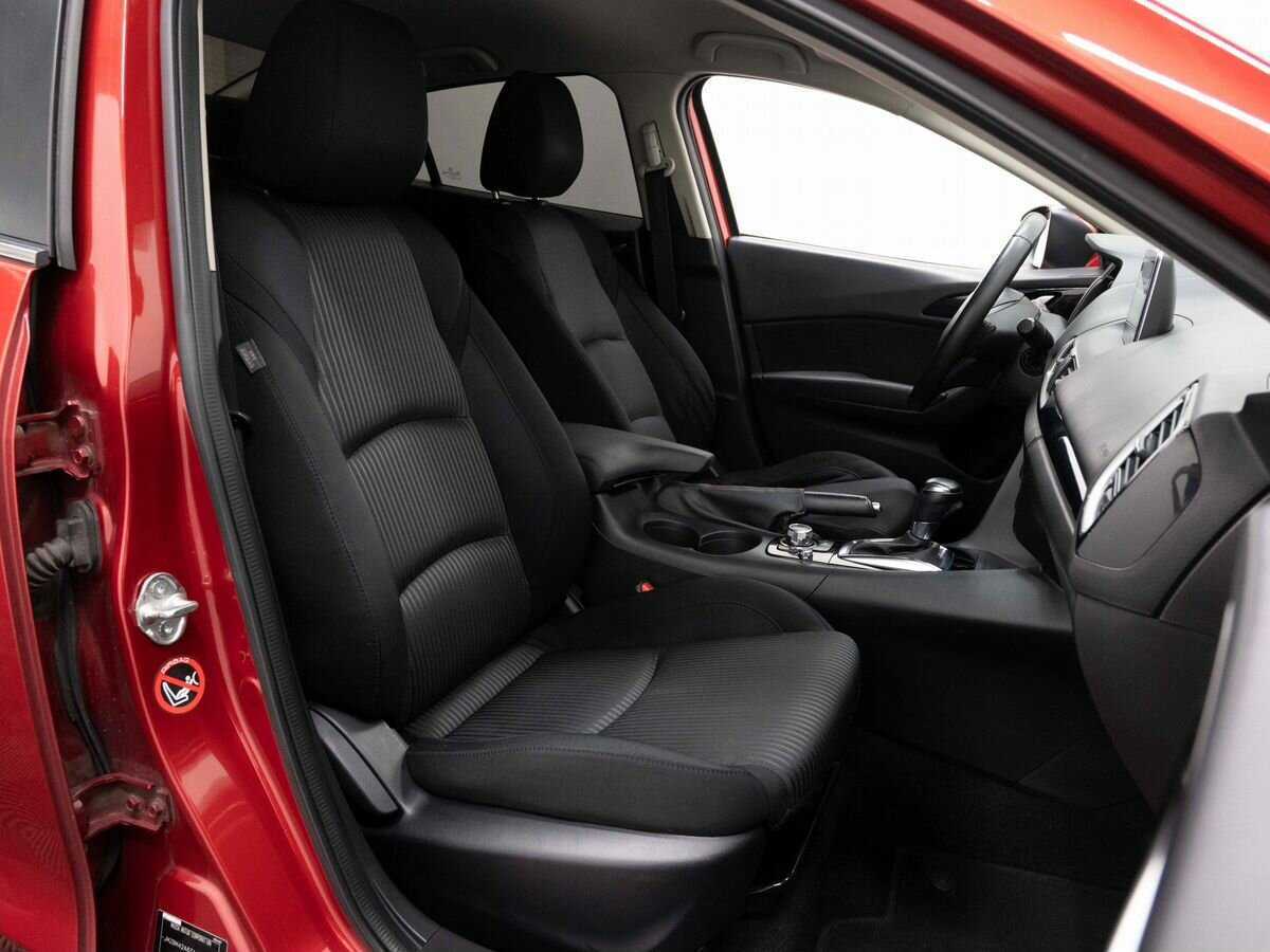 Mazda 3 с пробегом — 2014 год. Фото: #11