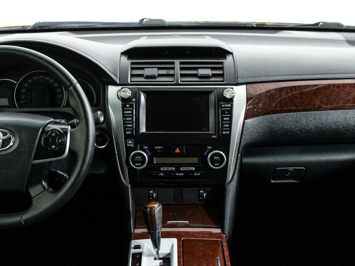 Toyota Camry с пробегом — 2012 год. Фото: #13