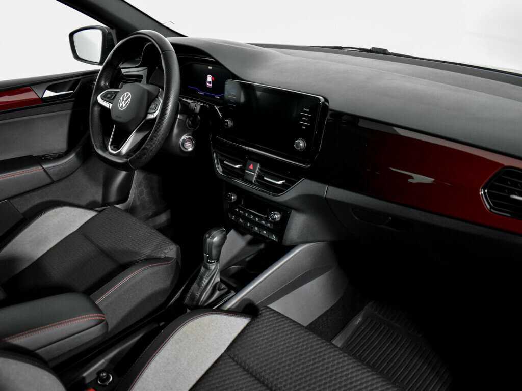 Volkswagen Polo с пробегом — 2021 год. Фото: #10