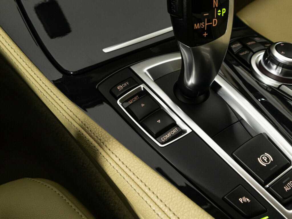 BMW 5 серии с пробегом — 2014 год. Фото: #19