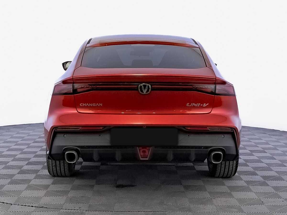 Changan UNI-V с пробегом — 2024 год. Фото: #5