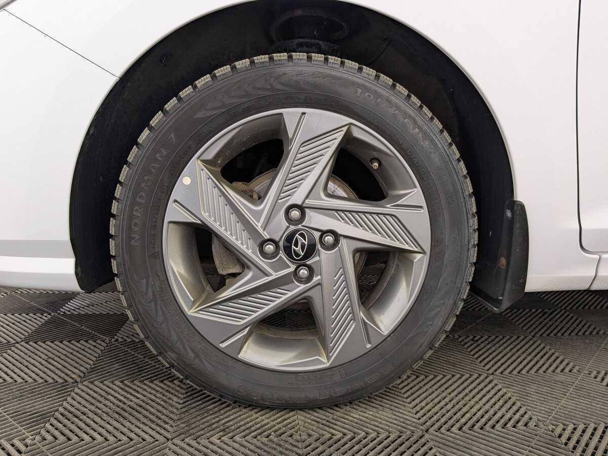 Hyundai Solaris с пробегом — 2021 год. Фото: #11