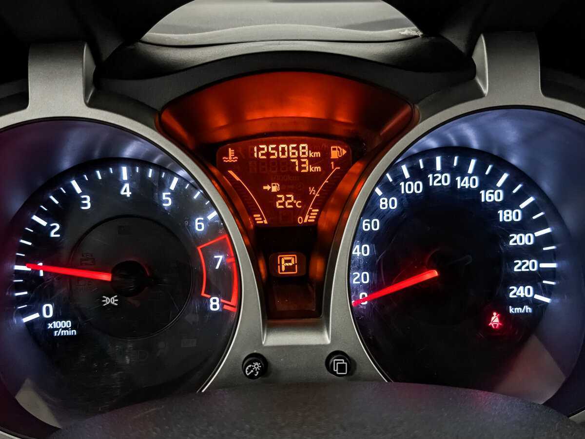 Nissan Juke с пробегом — 2013 год. Фото: #15