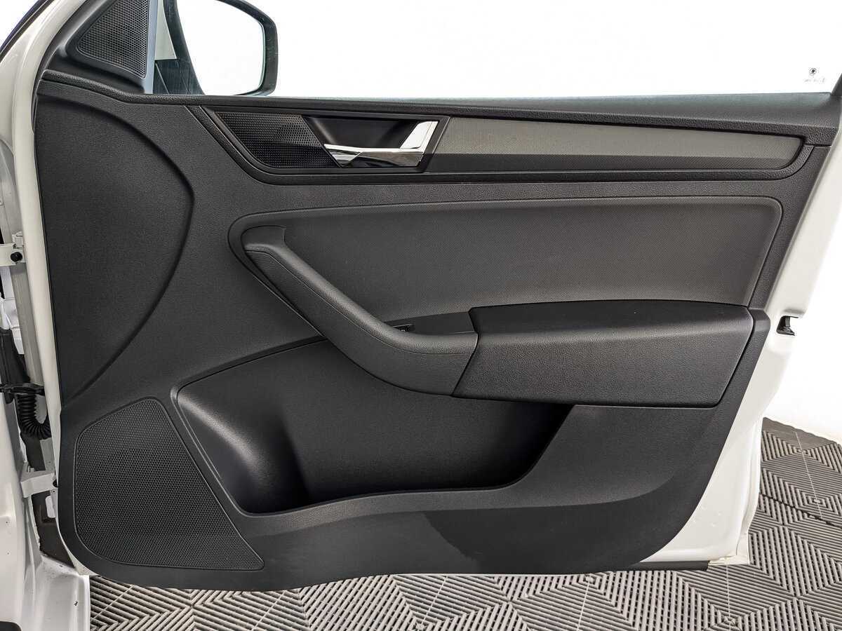 Skoda Rapid с пробегом — 2019 год. Фото: #20