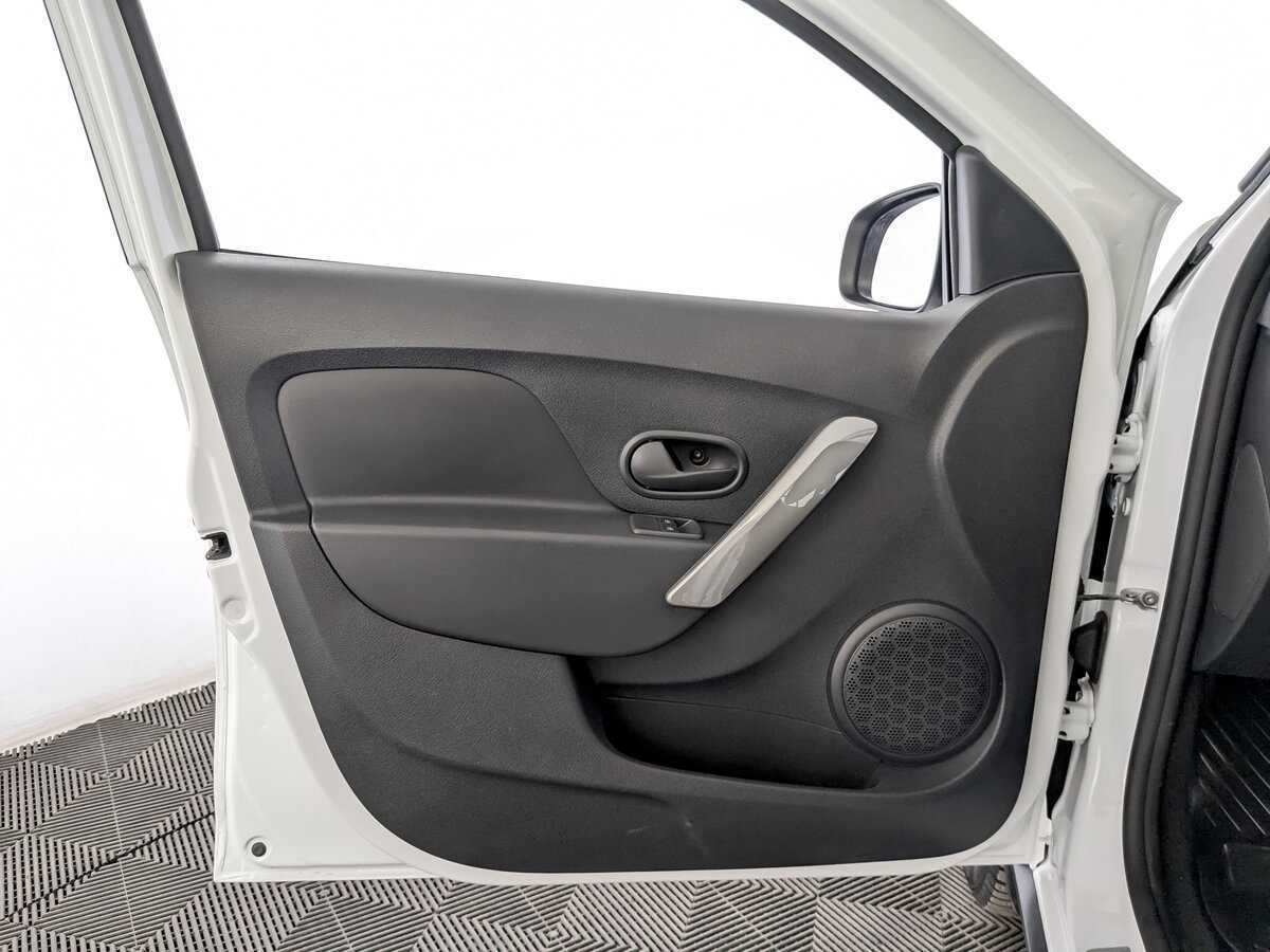 Renault Sandero с пробегом — 2021 год. Фото: #16