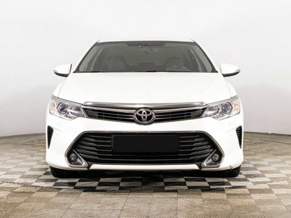 Toyota Camry с пробегом — 2015 год. Фото: #1