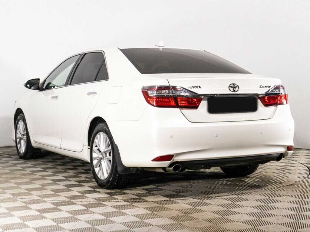 Toyota Camry с пробегом — 2015 год. Фото: #6