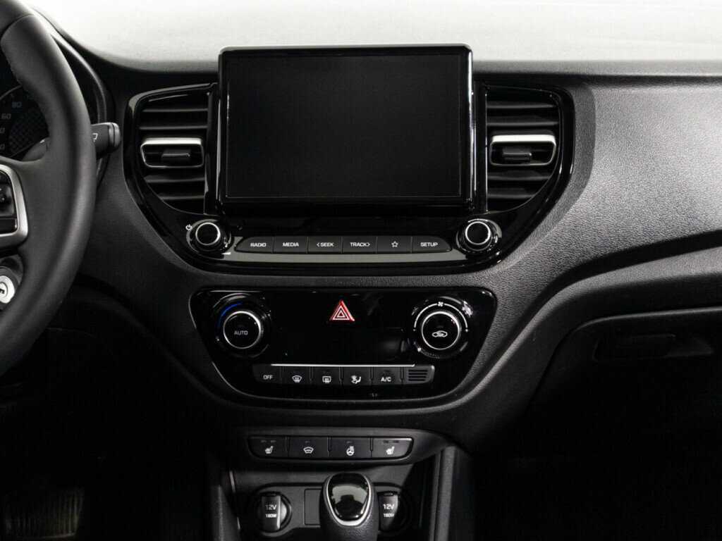 Hyundai Solaris с пробегом — 2021 год. Фото: #13