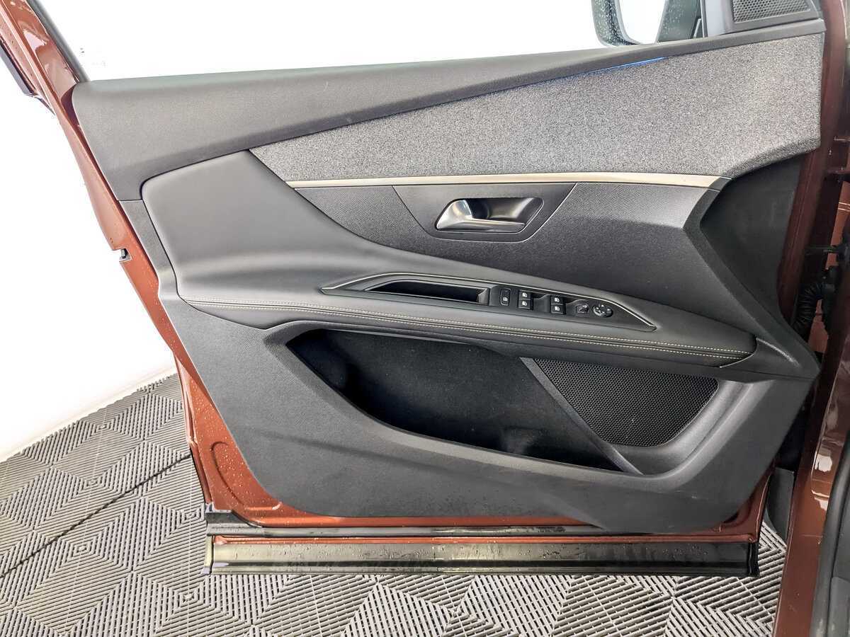 Peugeot 3008 с пробегом — 2019 год. Фото: #16