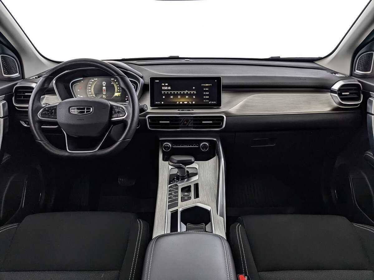 Geely Coolray с пробегом — 2023 год. Фото: #13