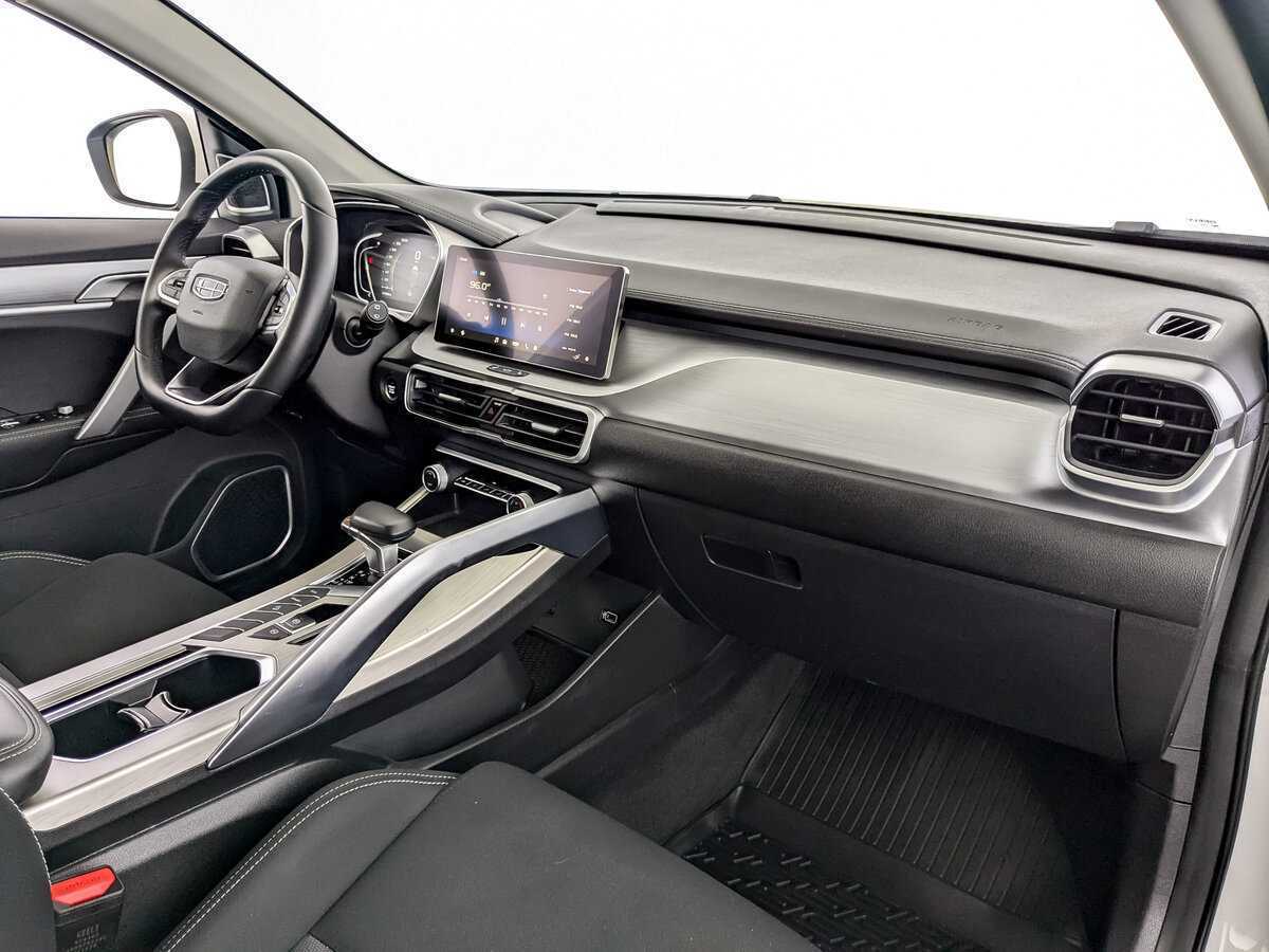 Geely Coolray с пробегом — 2023 год. Фото: #10