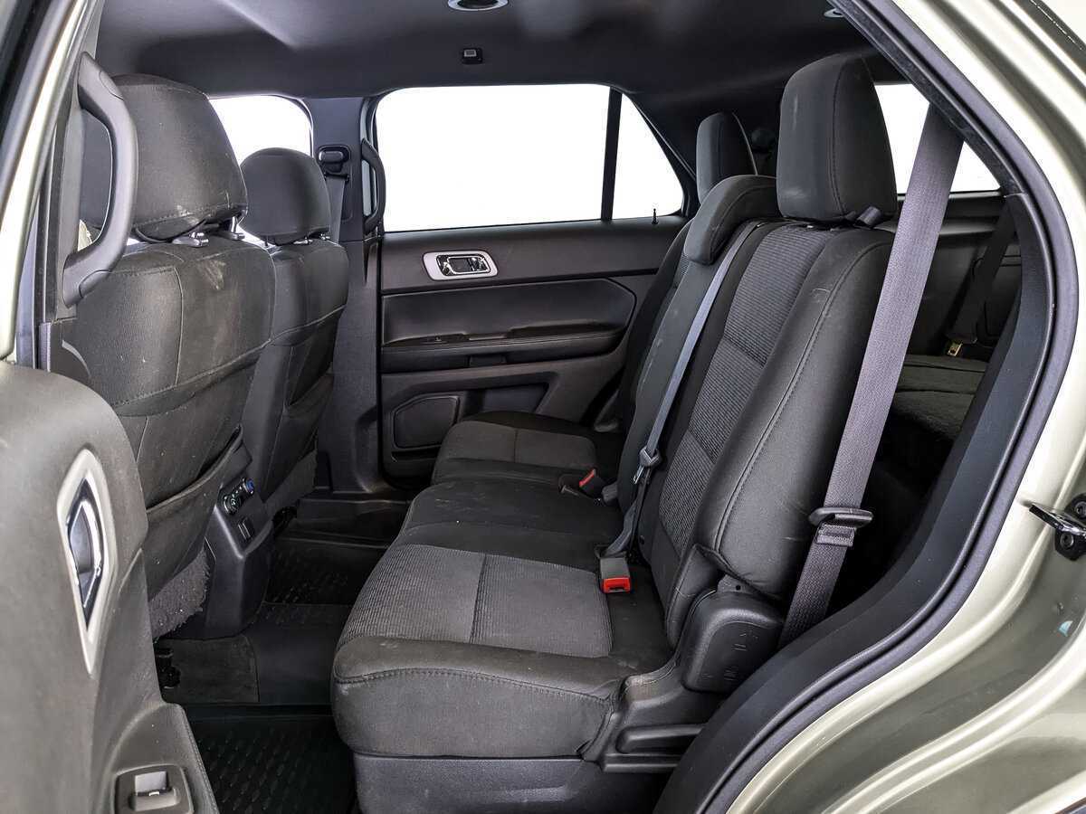 Ford Explorer с пробегом — 2014 год. Фото: #15