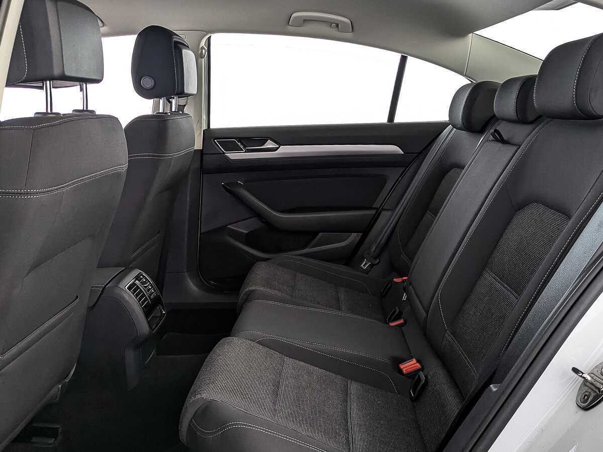 Volkswagen Passat с пробегом — 2019 год. Фото: #17