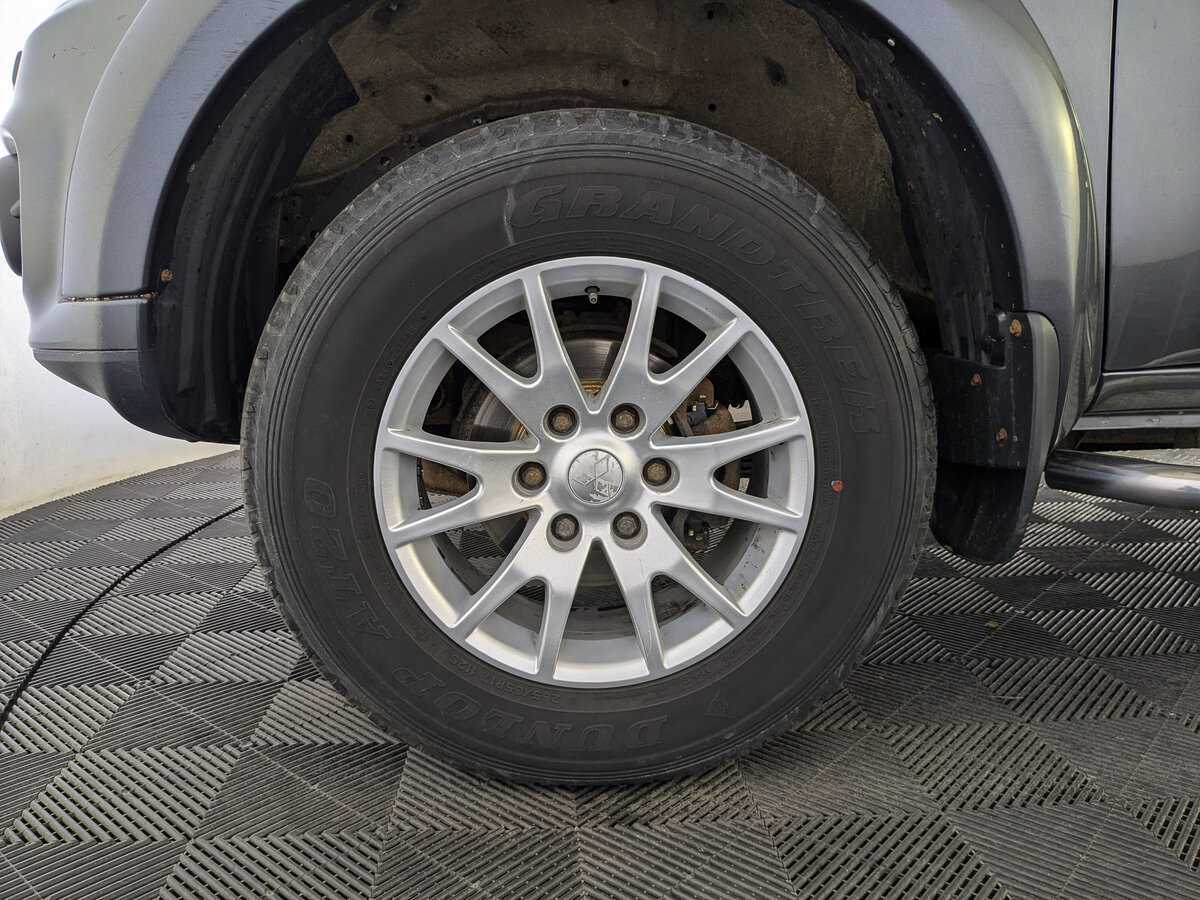 Mitsubishi Pajero Sport с пробегом — 2013 год. Фото: #11