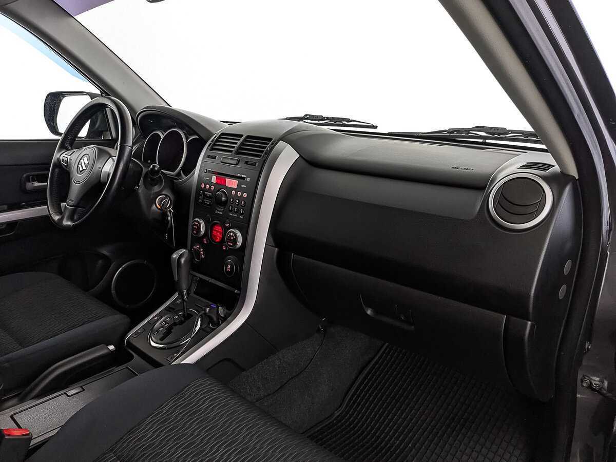 Suzuki Grand Vitara с пробегом — 2013 год. Фото: #12
