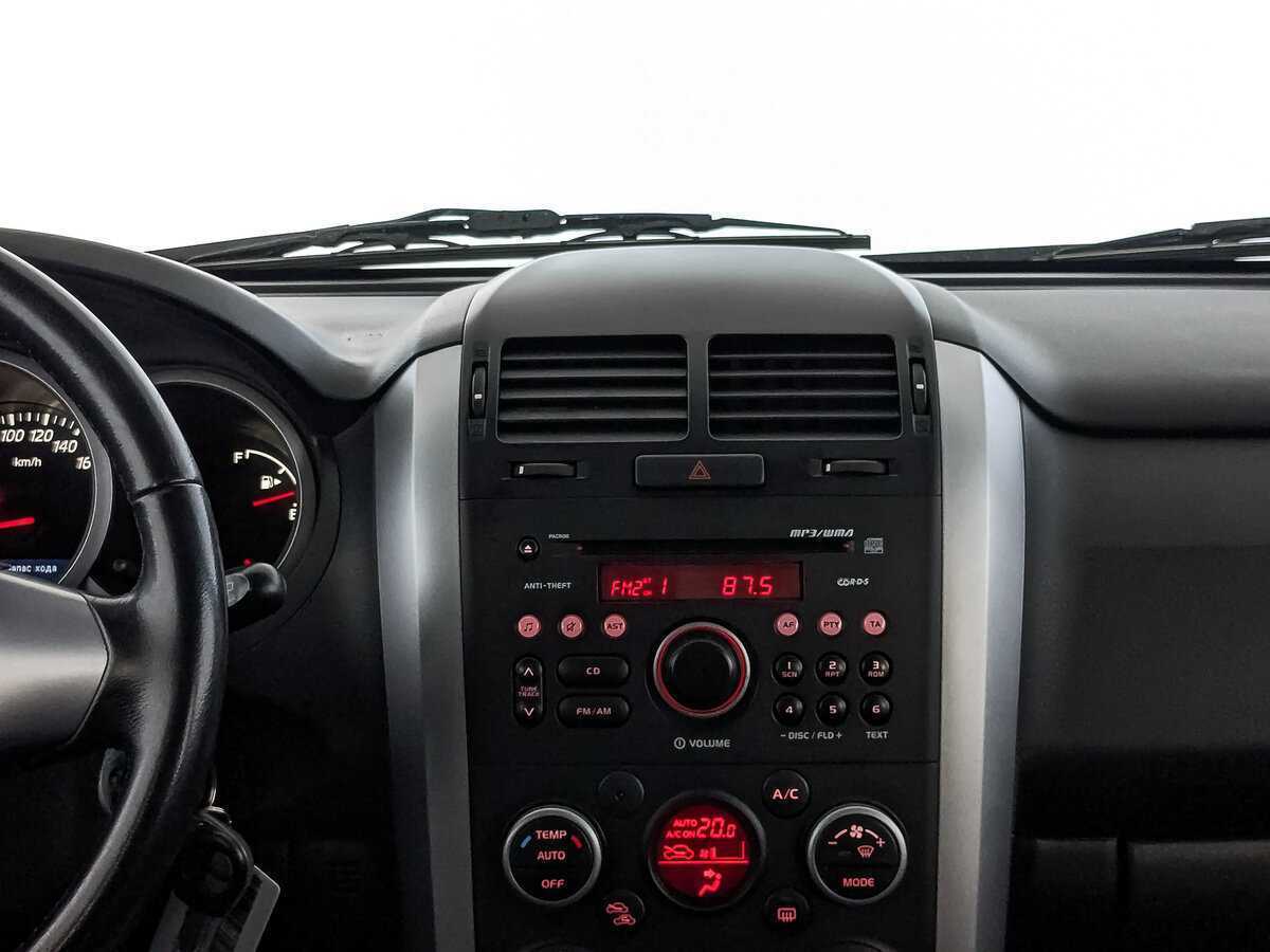 Suzuki Grand Vitara с пробегом — 2013 год. Фото: #16