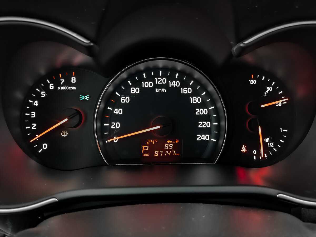 Kia Sorento с пробегом — 2016 год. Фото: #12