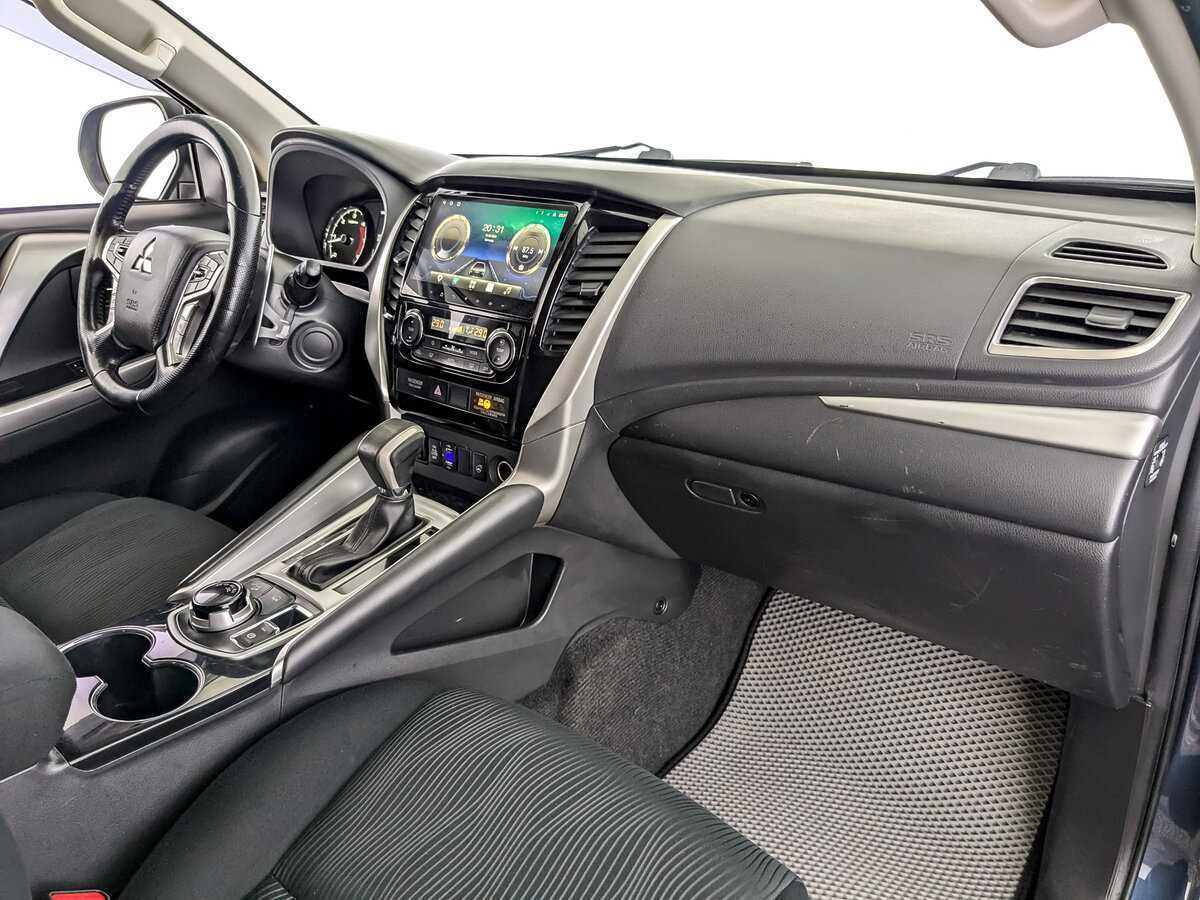 Mitsubishi Pajero Sport с пробегом — 2019 год. Фото: #8