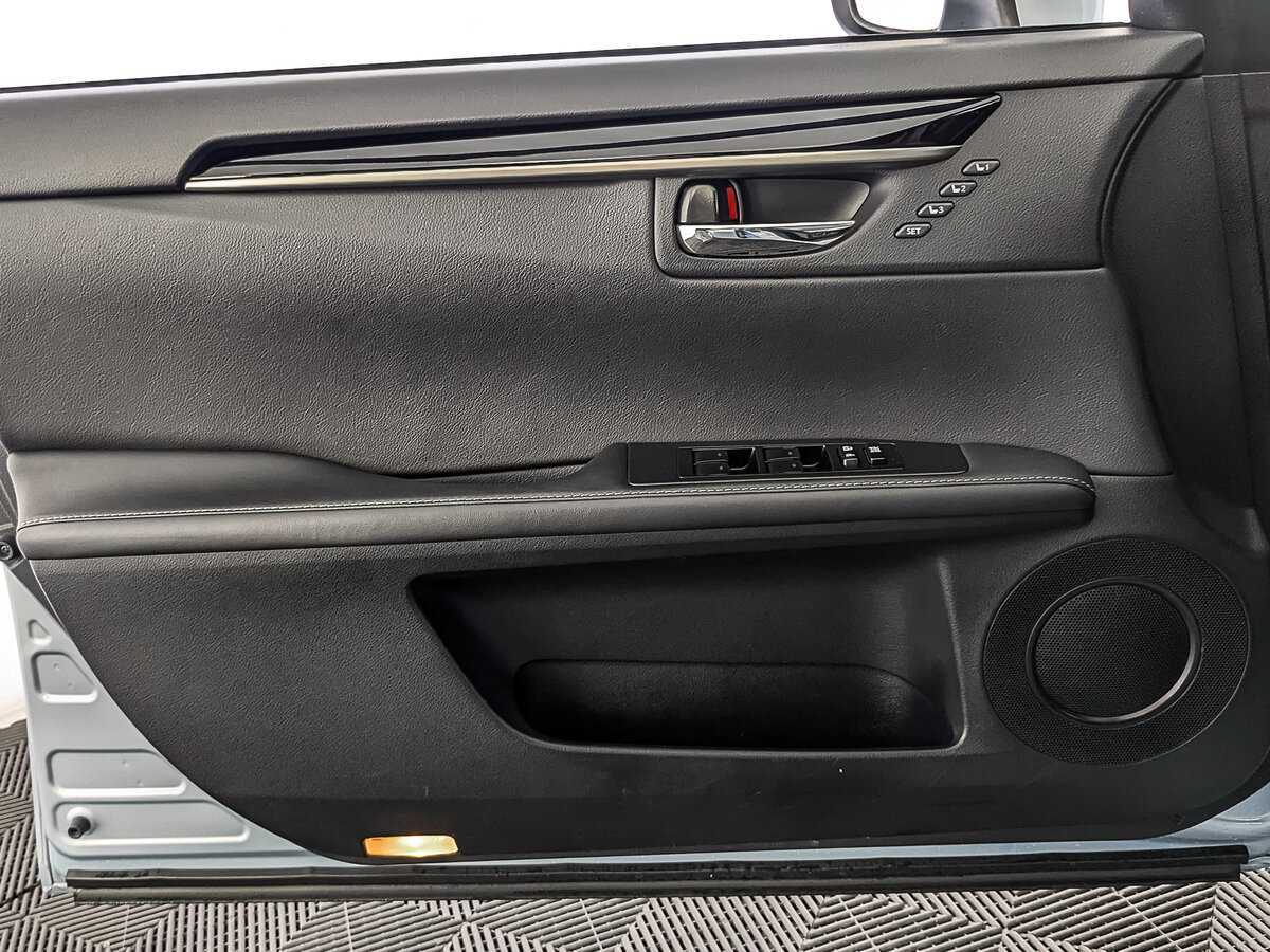 Lexus ES с пробегом — 2014 год. Фото: #18