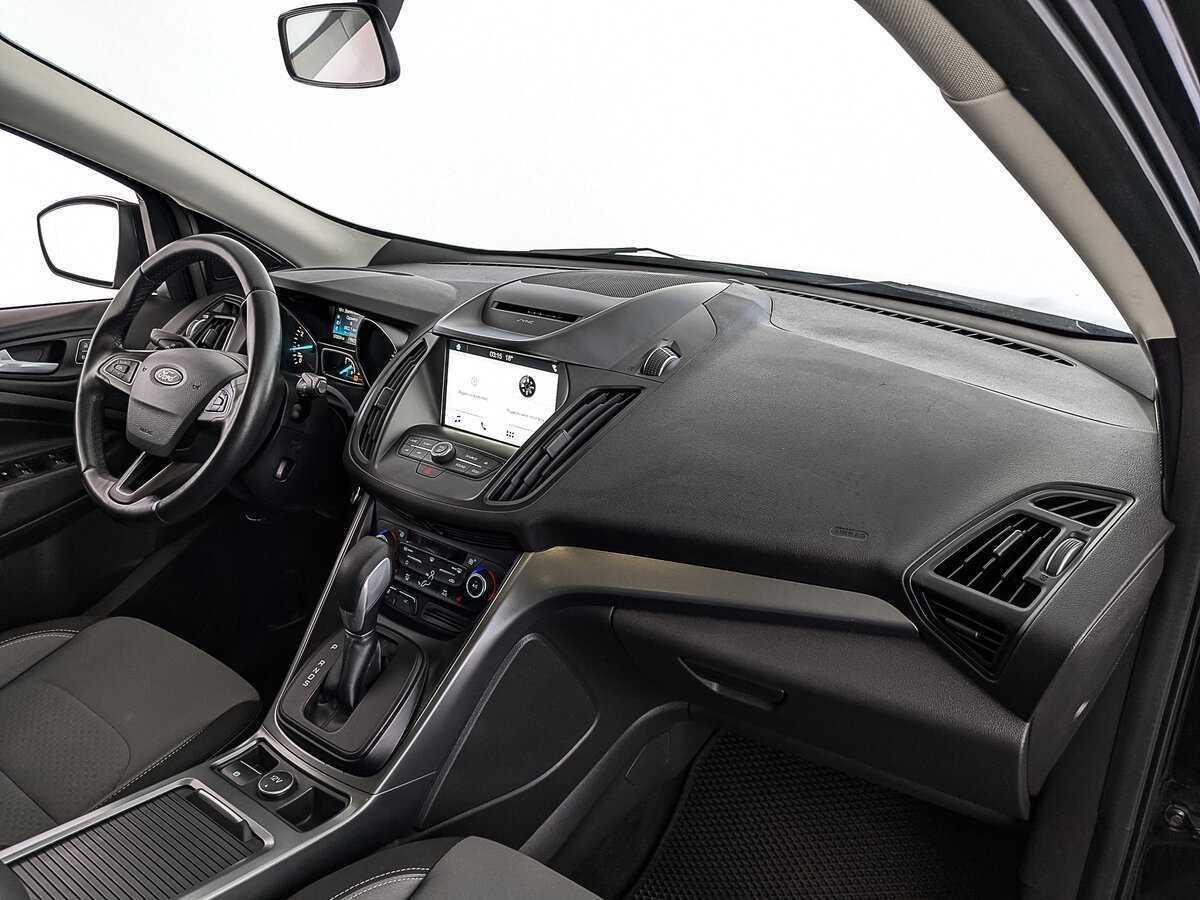 Ford Kuga с пробегом — 2016 год. Фото: #12