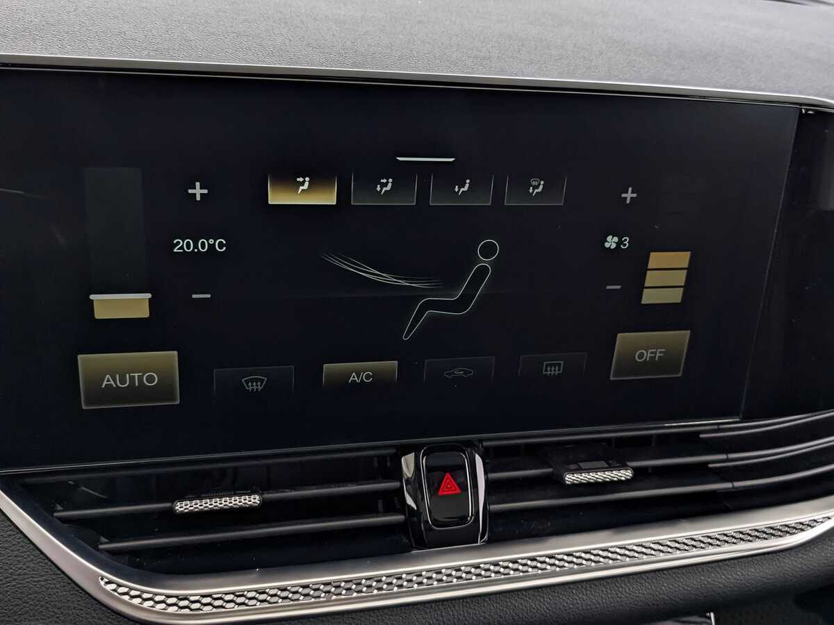 FAW Bestune B70 с пробегом — 2023 год. Фото: #24