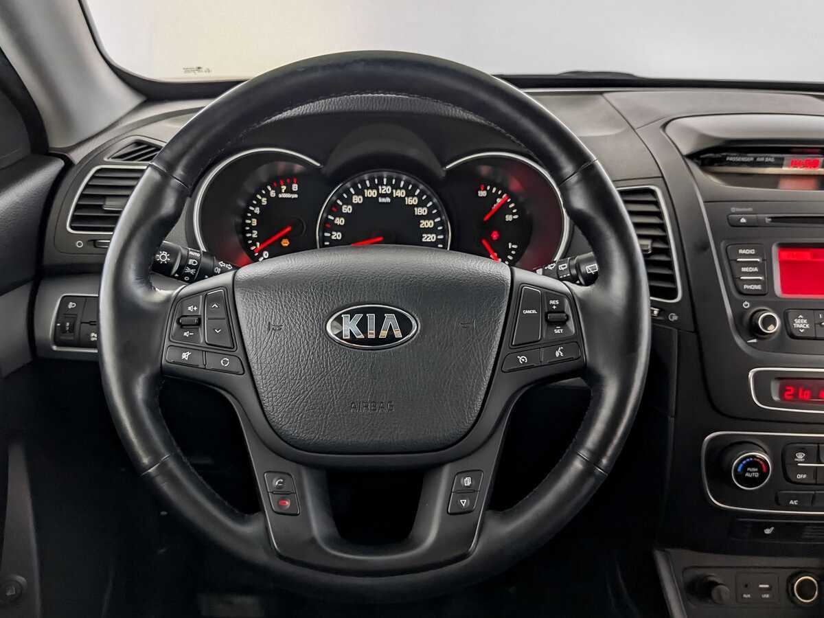 Kia Sorento с пробегом — 2015 год. Фото: #20