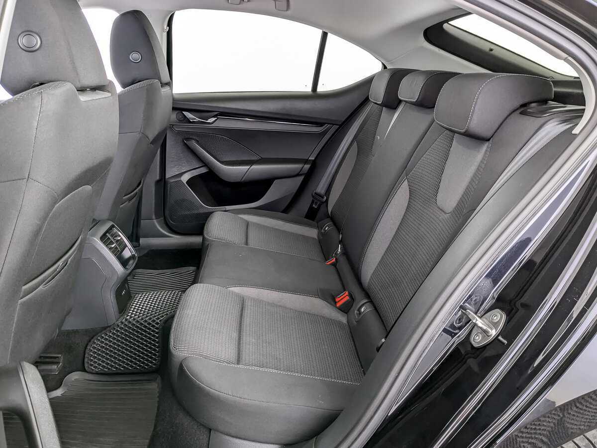 Skoda Octavia с пробегом — 2021 год. Фото: #11