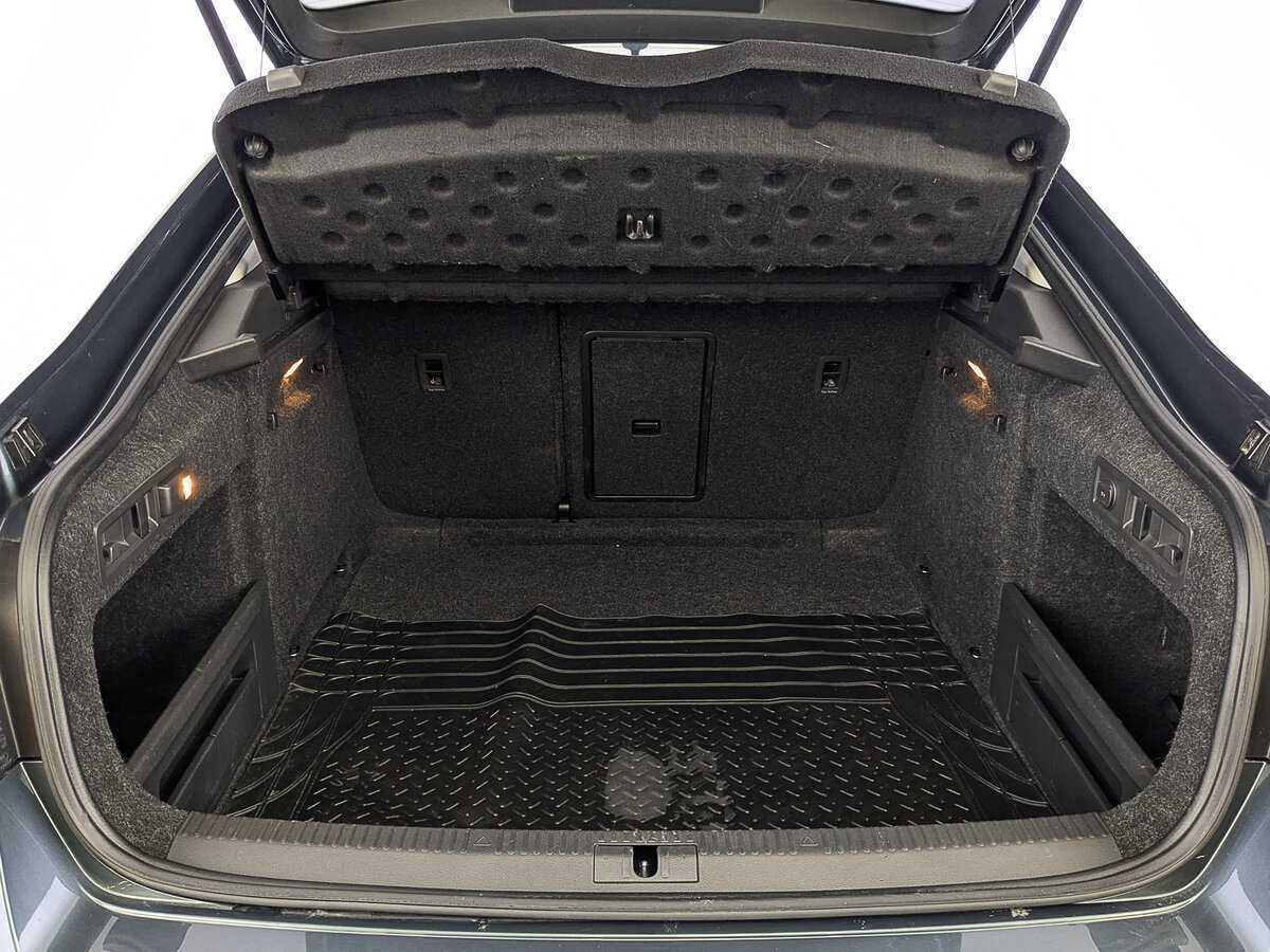 Skoda Superb с пробегом — 2019 год. Фото: #9