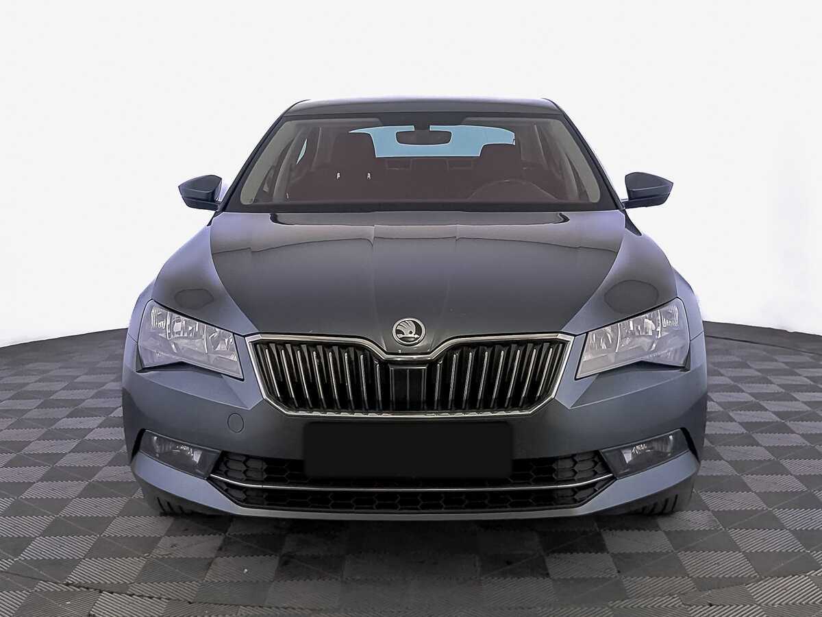 Skoda Superb с пробегом — 2019 год. Фото: #1